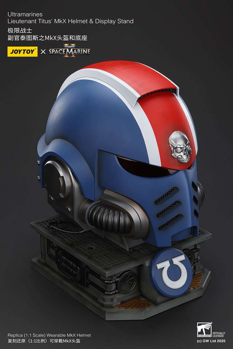 Ultramarines Lieutenant Titus' MKX Helmet & Display Stand - view 3