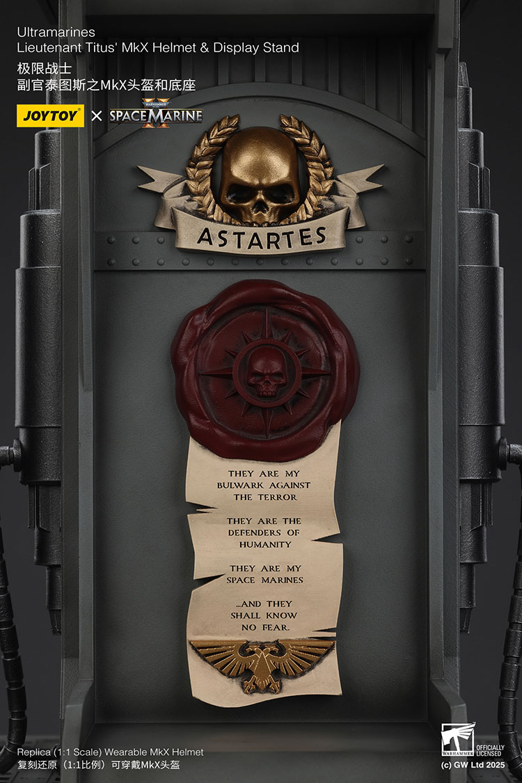 Ultramarines Lieutenant Titus' MKX Helmet & Display Stand - view 16
