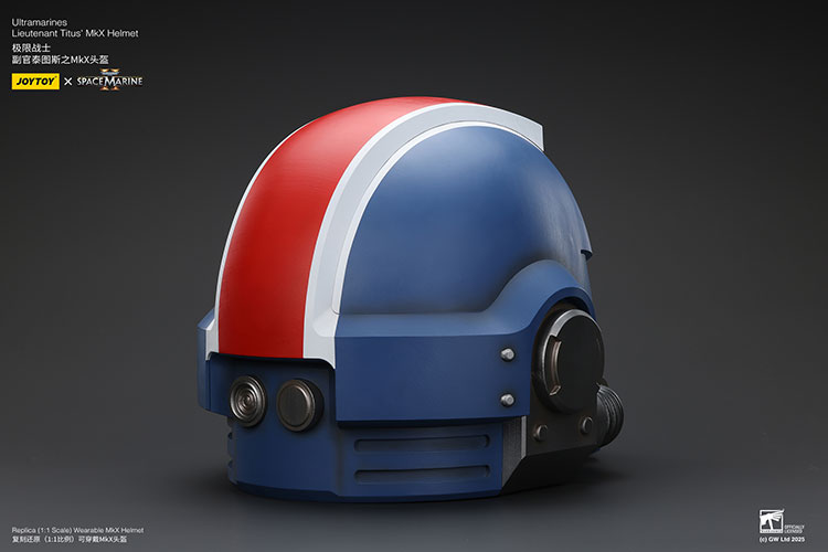 Ultramarines Lieutenant Titus' MKX Helmet - view 2