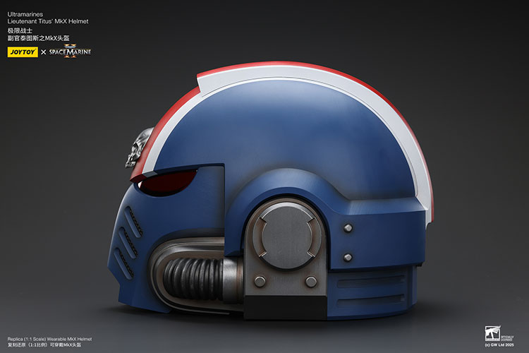 Ultramarines Lieutenant Titus' MKX Helmet - view 4