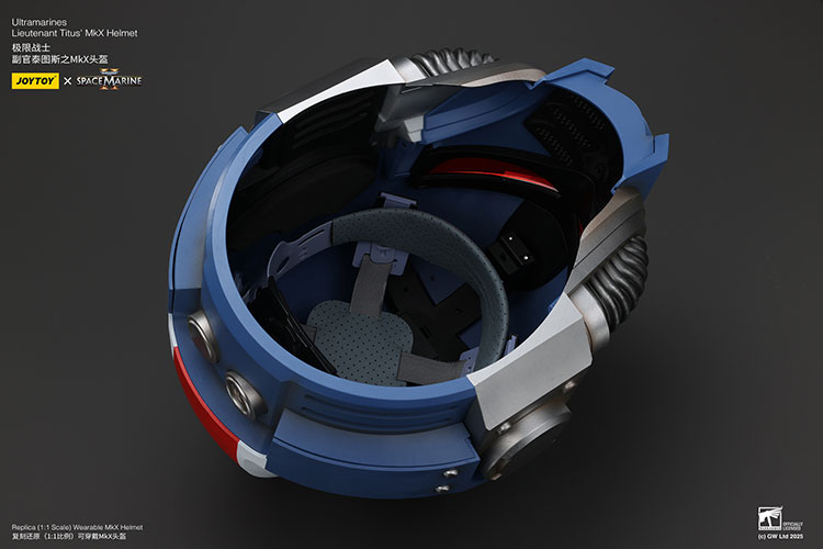 Ultramarines Lieutenant Titus' MKX Helmet - view 6